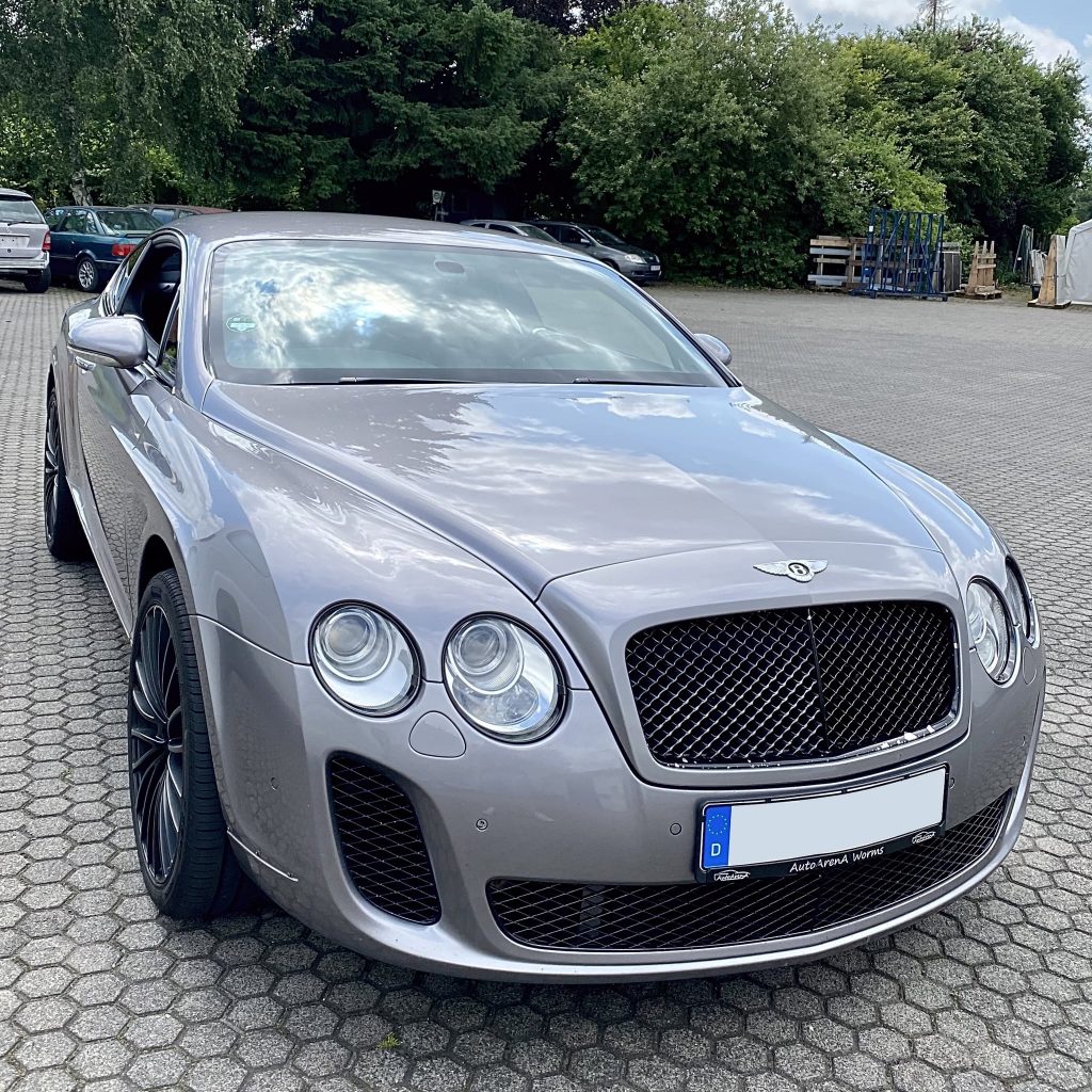 Bentley Continental GT vor der schwarzen Teilfolierung